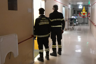 Fiamme all’ospedale di Pergola, pazienti trasferiti a Urbino